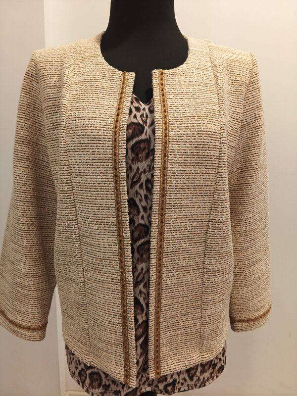 Chaqueta corta jaspeada
