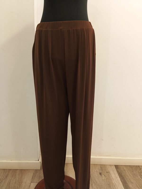 Pantalón punto marrón