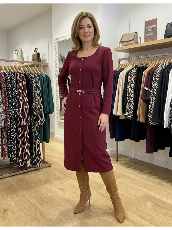 Vestido de crep granate con botones